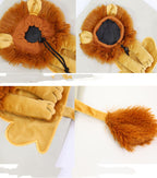 Close-up of the lion mane and paws detail on the pet carrier tote
