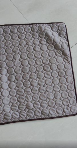 Quilted ice silk style pet sleeping mat, product view